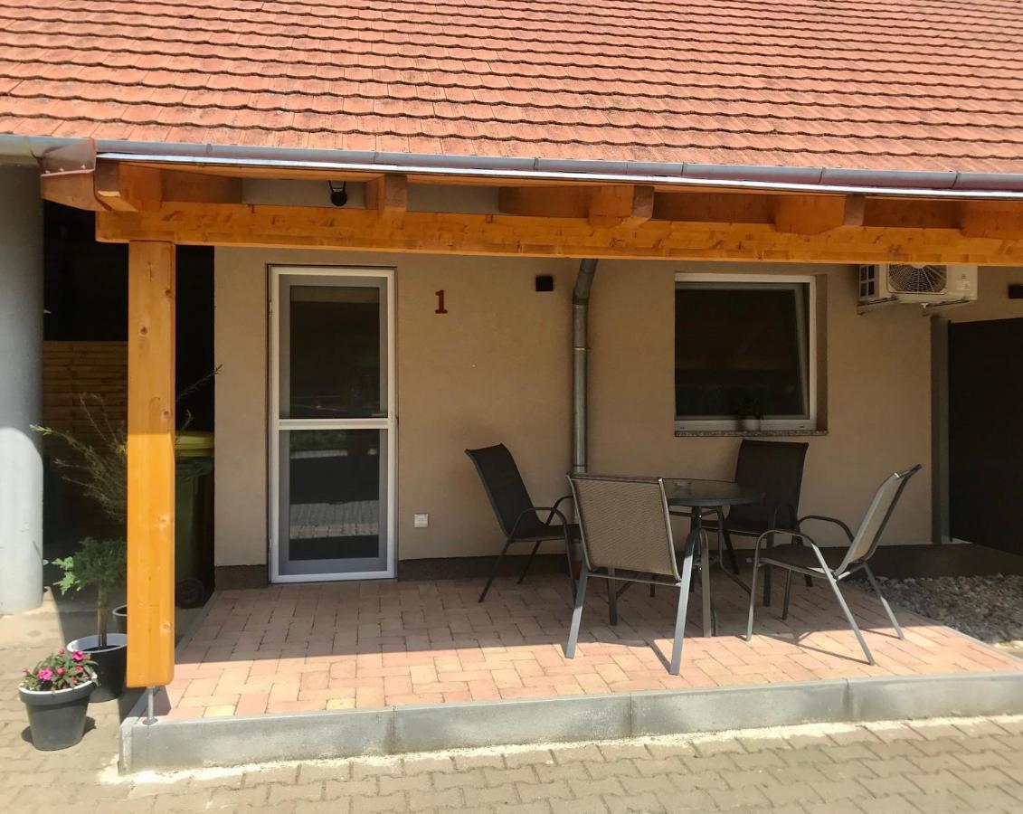 Léna Vendégház Balatonberény Exterior foto
